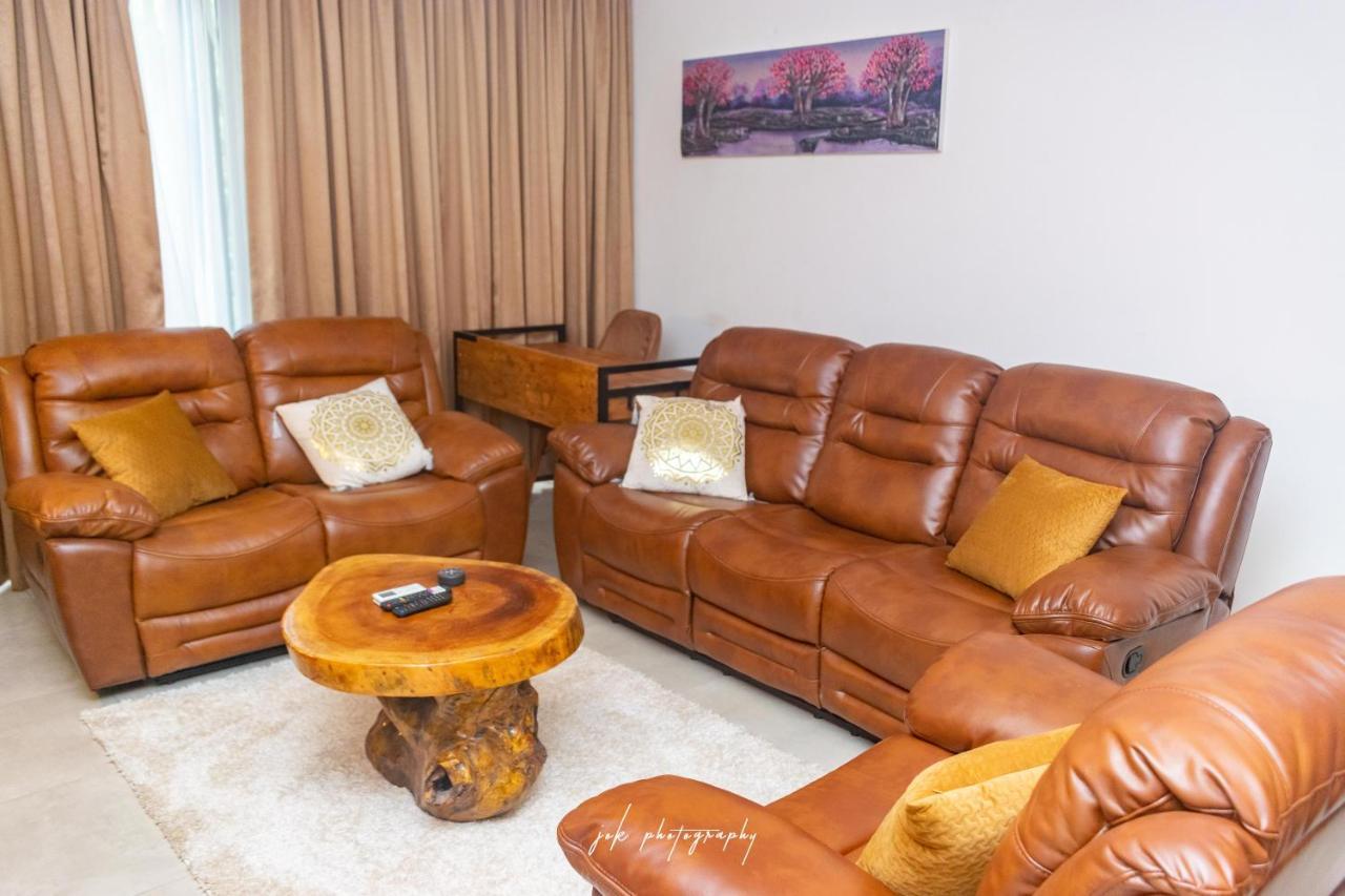 Luxury 2 Bedroom Apartment With Huge Balcony , Pool, Gym At Tribute House Accra Exterior foto